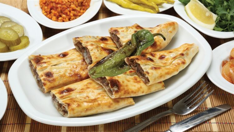 Kapalı Kavurmalı Pide