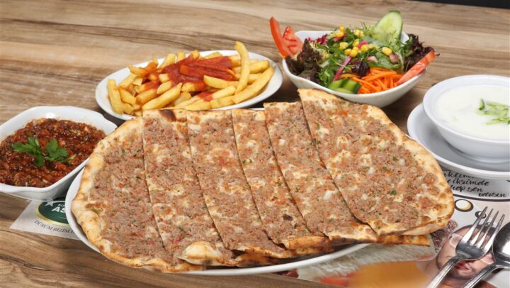 Kıymalı Pide