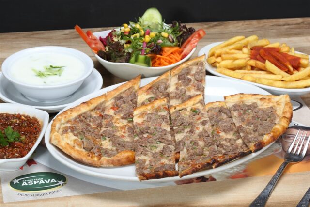 Kuşbaşılı Pide
